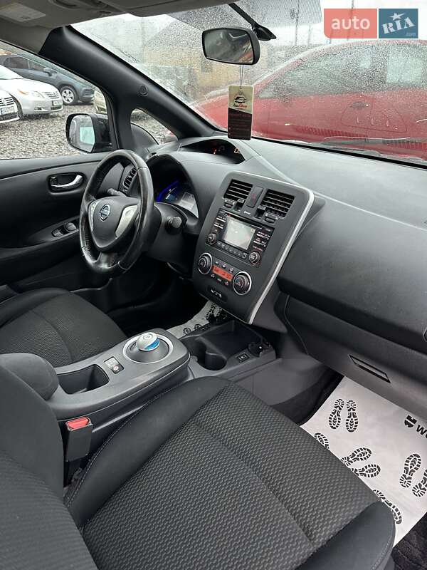 Хэтчбек Nissan Leaf 2013 в Смеле