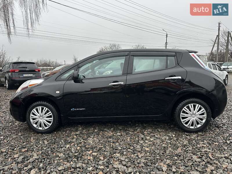 Хэтчбек Nissan Leaf 2013 в Смеле