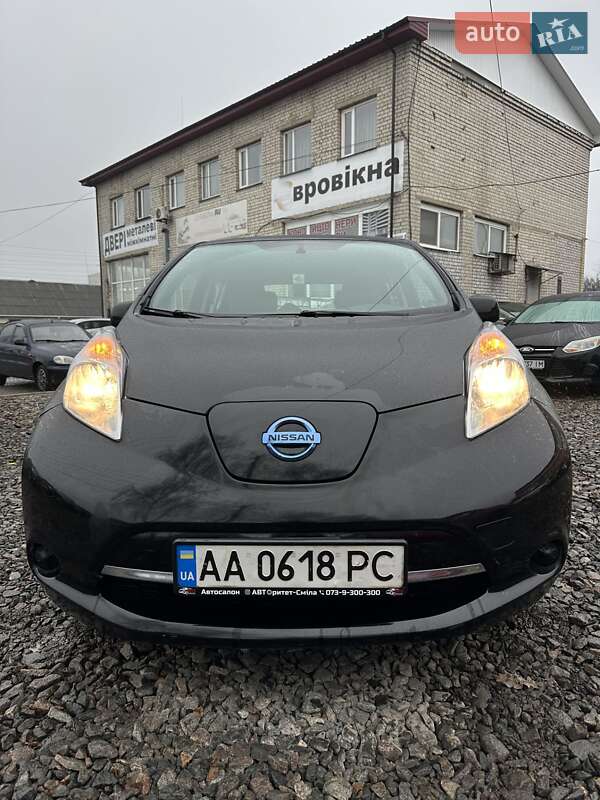 Хэтчбек Nissan Leaf 2013 в Смеле