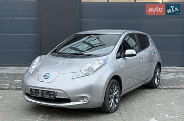 Хэтчбек Nissan Leaf 2016 в Городке