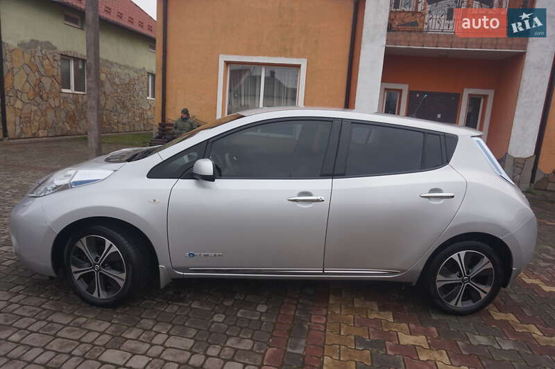 Хетчбек Nissan Leaf 2011 в Самборі фото 21 Хетчбек Nissan Leaf 2011 в Самборі