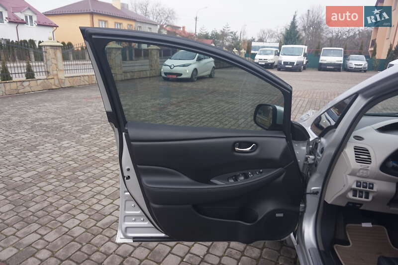 Хетчбек Nissan Leaf 2011 в Самборі фото 26 Хетчбек Nissan Leaf 2011 в Самборі