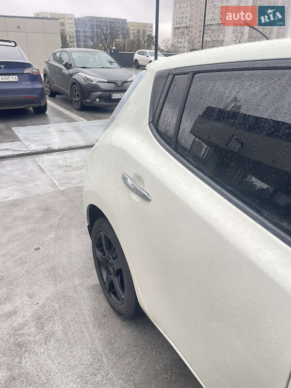 Хетчбек Nissan Leaf 2012 в Києві фото 25 Хетчбек Nissan Leaf 2012 в Києві