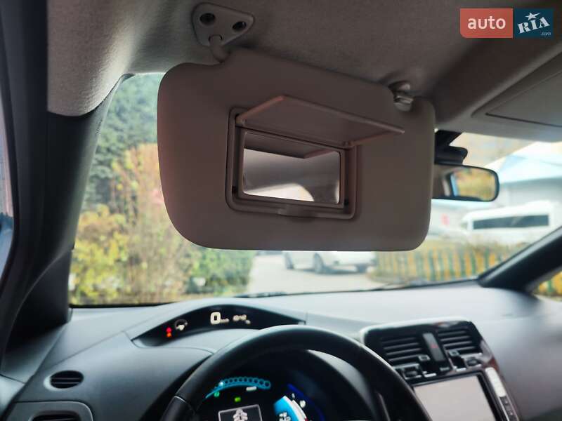 Хэтчбек Nissan Leaf 2016 в Львове