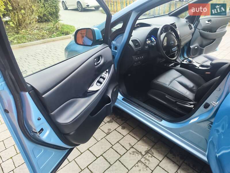 Хэтчбек Nissan Leaf 2016 в Львове