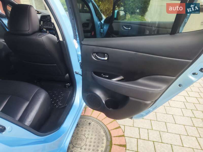 Хэтчбек Nissan Leaf 2016 в Львове