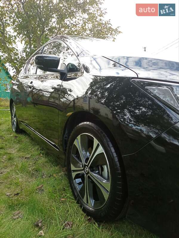 Хэтчбек Nissan Leaf 2021 в Олевске
