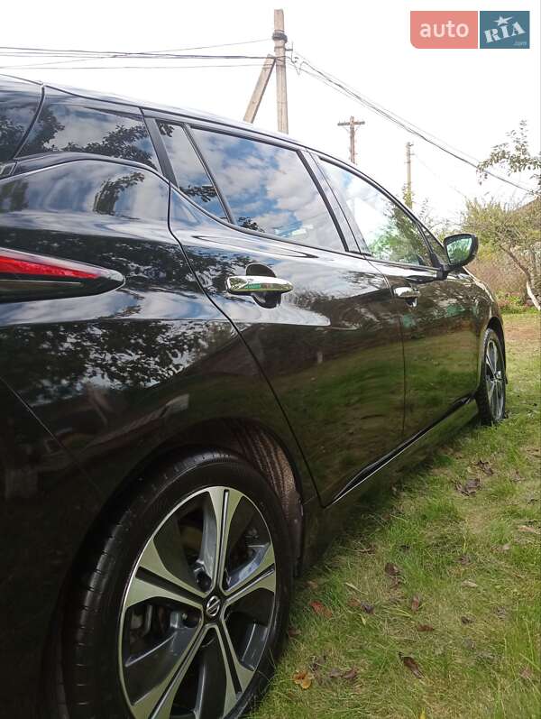 Хэтчбек Nissan Leaf 2021 в Олевске