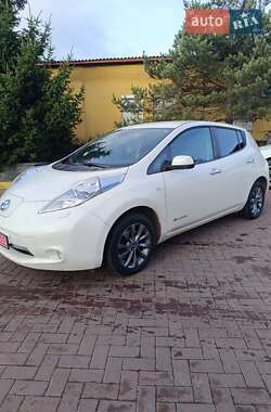 Хетчбек Nissan Leaf 2015 в Рівному