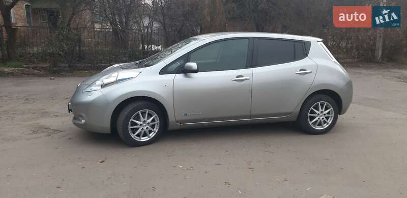 Хетчбек Nissan Leaf 2015 в Луцьку