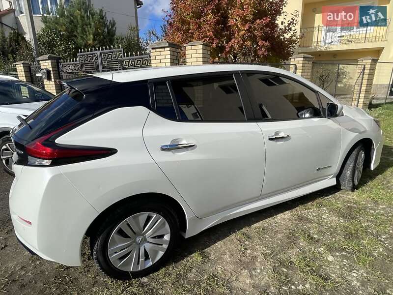 Хэтчбек Nissan Leaf 2018 в Львове