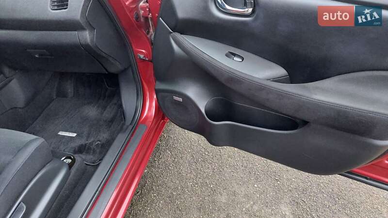 Хэтчбек Nissan Leaf 2015 в Фастове