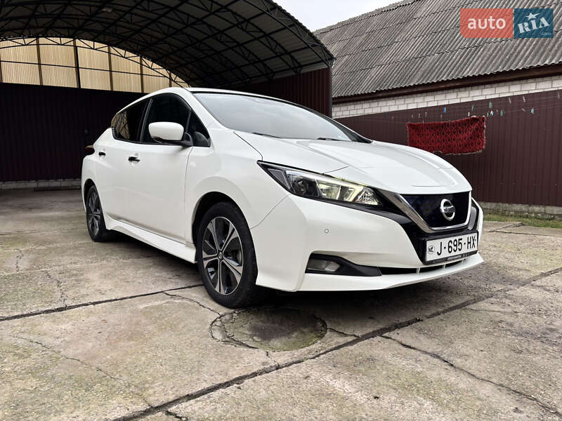 Хэтчбек Nissan Leaf 2020 в Черкассах