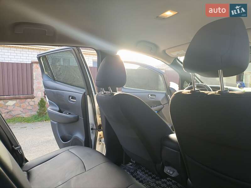 Хэтчбек Nissan Leaf 2022 в Малине