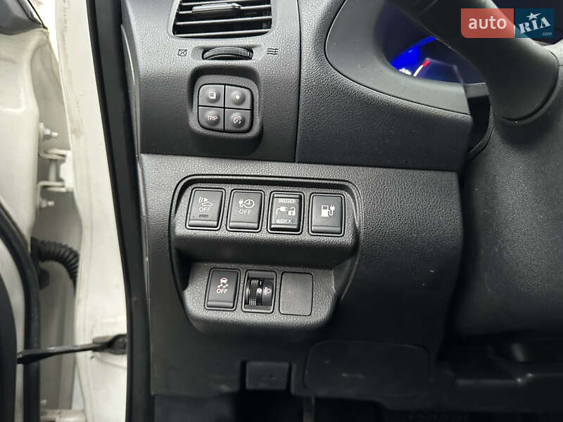 Хэтчбек Nissan Leaf 2017 в Киеве фото 22 Хэтчбек Nissan Leaf 2017 в Киеве