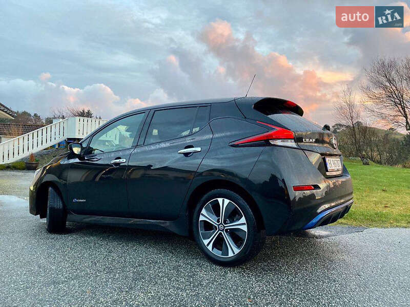 Хэтчбек Nissan Leaf 2018 в Львове