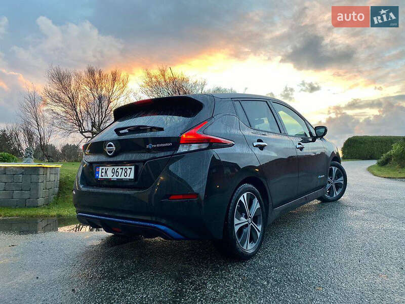 Хэтчбек Nissan Leaf 2018 в Львове