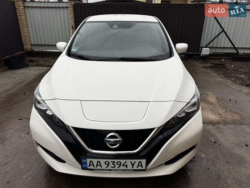 Хэтчбек Nissan Leaf 2018 в Киеве