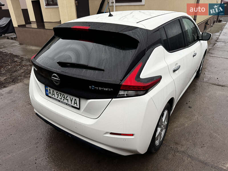 Хэтчбек Nissan Leaf 2018 в Киеве