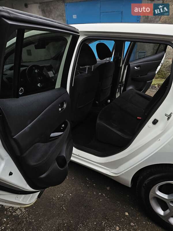 Хетчбек Nissan Leaf 2013 в Тернополі