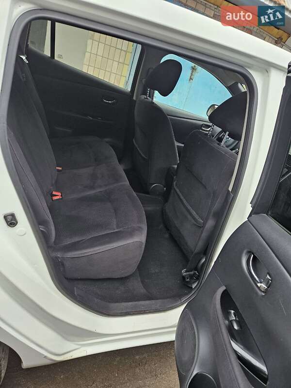 Хетчбек Nissan Leaf 2013 в Тернополі