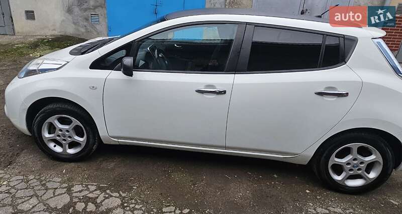Хетчбек Nissan Leaf 2013 в Тернополі