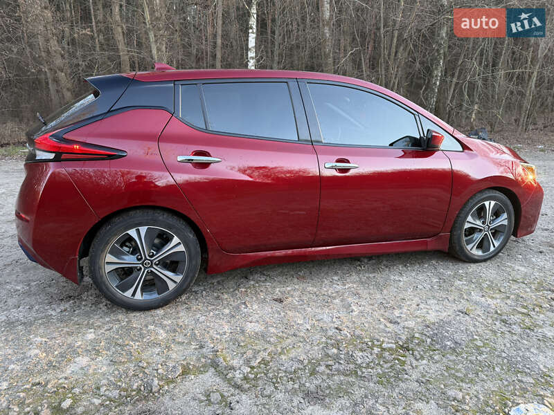 Хэтчбек Nissan Leaf 2020 в Переяславе