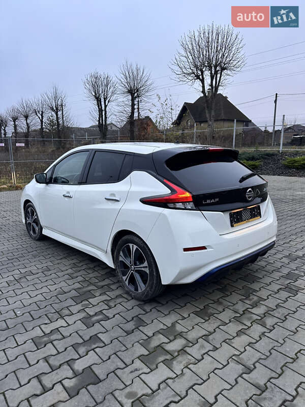 Хэтчбек Nissan Leaf 2020 в Староконстантинове