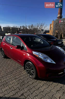 Хетчбек Nissan Leaf 2015 в Чернівцях
