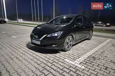 Хэтчбек Nissan Leaf 2018 в Каменец-Подольском