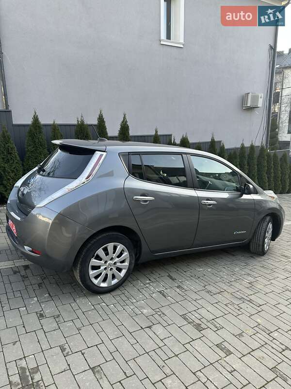 Хэтчбек Nissan Leaf 2015 в Черновцах