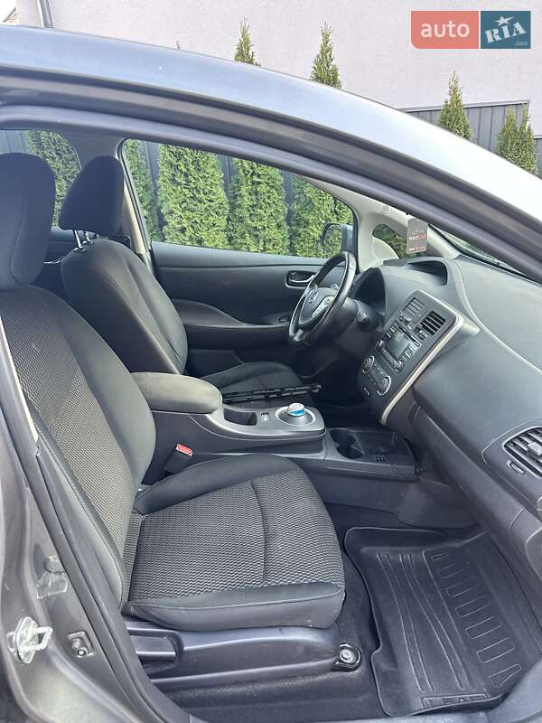 Хэтчбек Nissan Leaf 2015 в Черновцах