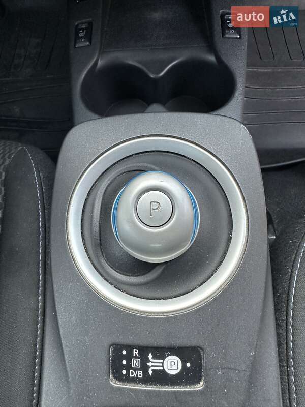 Хэтчбек Nissan Leaf 2015 в Черновцах