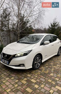 Хетчбек Nissan Leaf 2018 в Дніпрі
