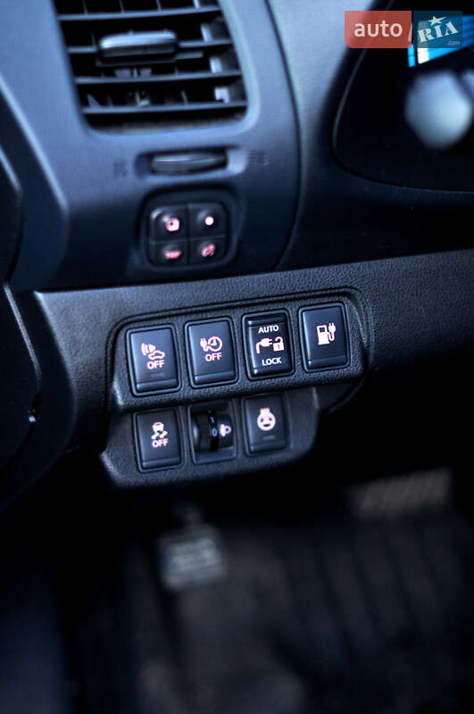 Хетчбек Nissan Leaf 2014 в Рівному