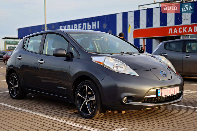 Хэтчбек Nissan Leaf 2013 в Нововолынске