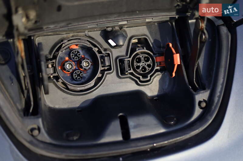 Хэтчбек Nissan Leaf 2013 в Нововолынске