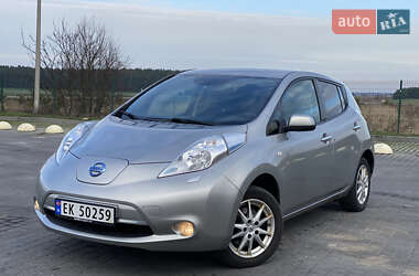 Хэтчбек Nissan Leaf 2015 в Радивилове