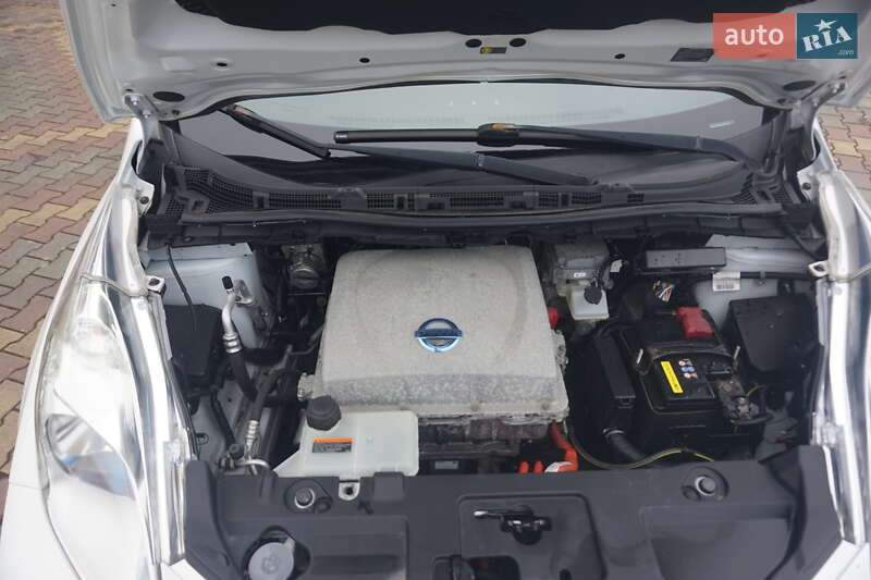 Хетчбек Nissan Leaf 2013 в Самборі фото 57 Хетчбек Nissan Leaf 2013 в Самборі