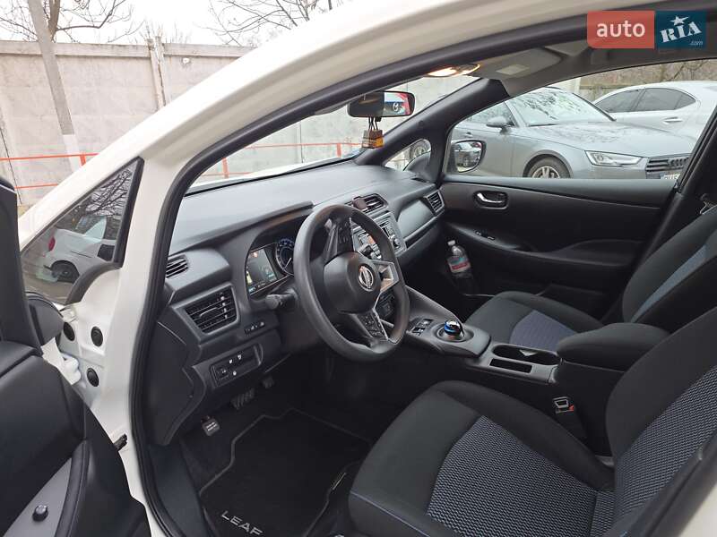 Хетчбек Nissan Leaf 2022 в Одесі