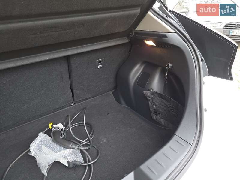 Хетчбек Nissan Leaf 2022 в Одесі