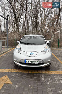 Хэтчбек Nissan Leaf 2016 в Днепре
