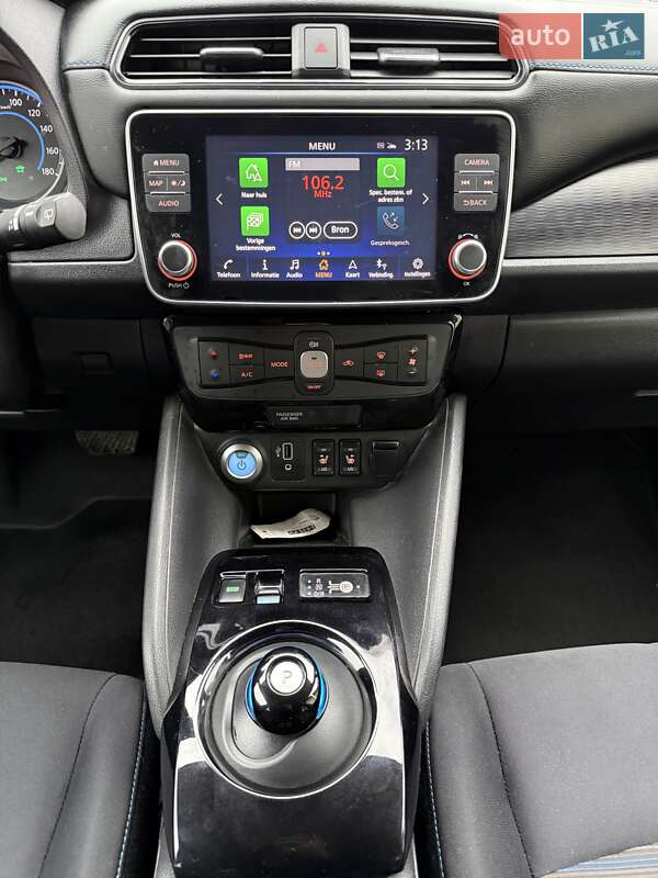 Хетчбек Nissan Leaf 2020 в Долині