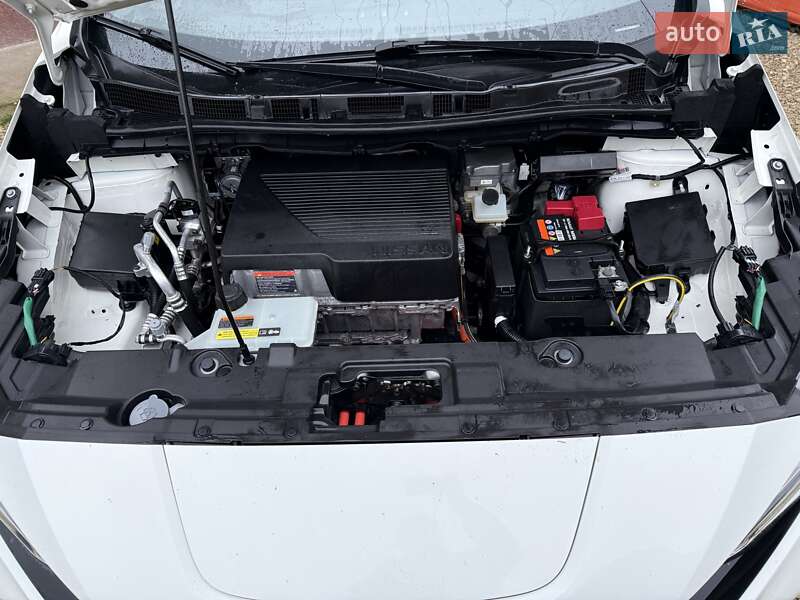 Хетчбек Nissan Leaf 2020 в Долині