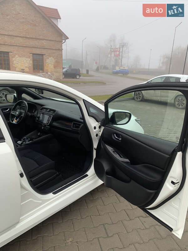 Хэтчбек Nissan Leaf 2020 в Тернополе