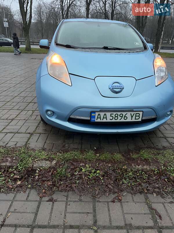Хэтчбек Nissan Leaf 2014 в Киеве