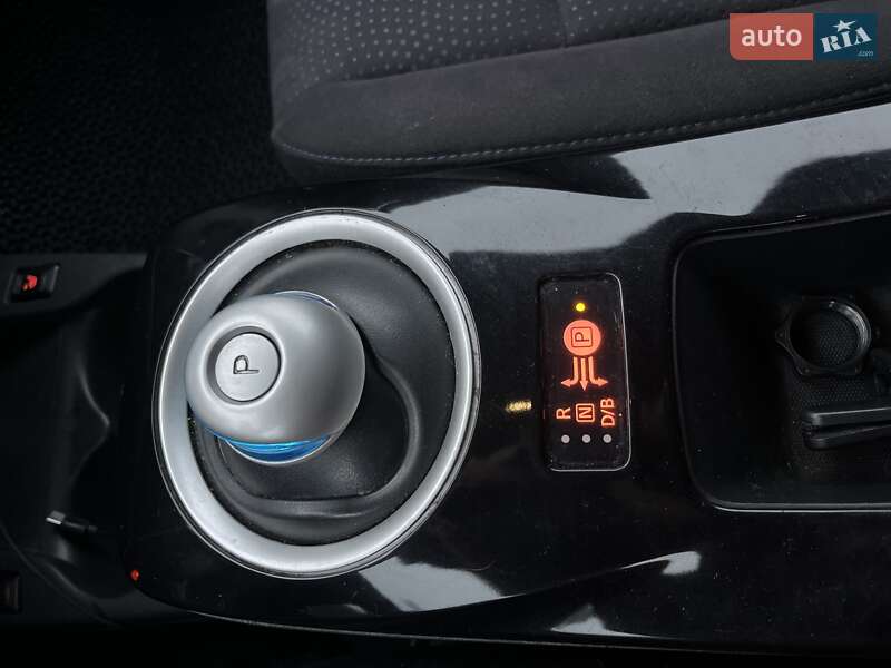Хэтчбек Nissan Leaf 2014 в Киеве