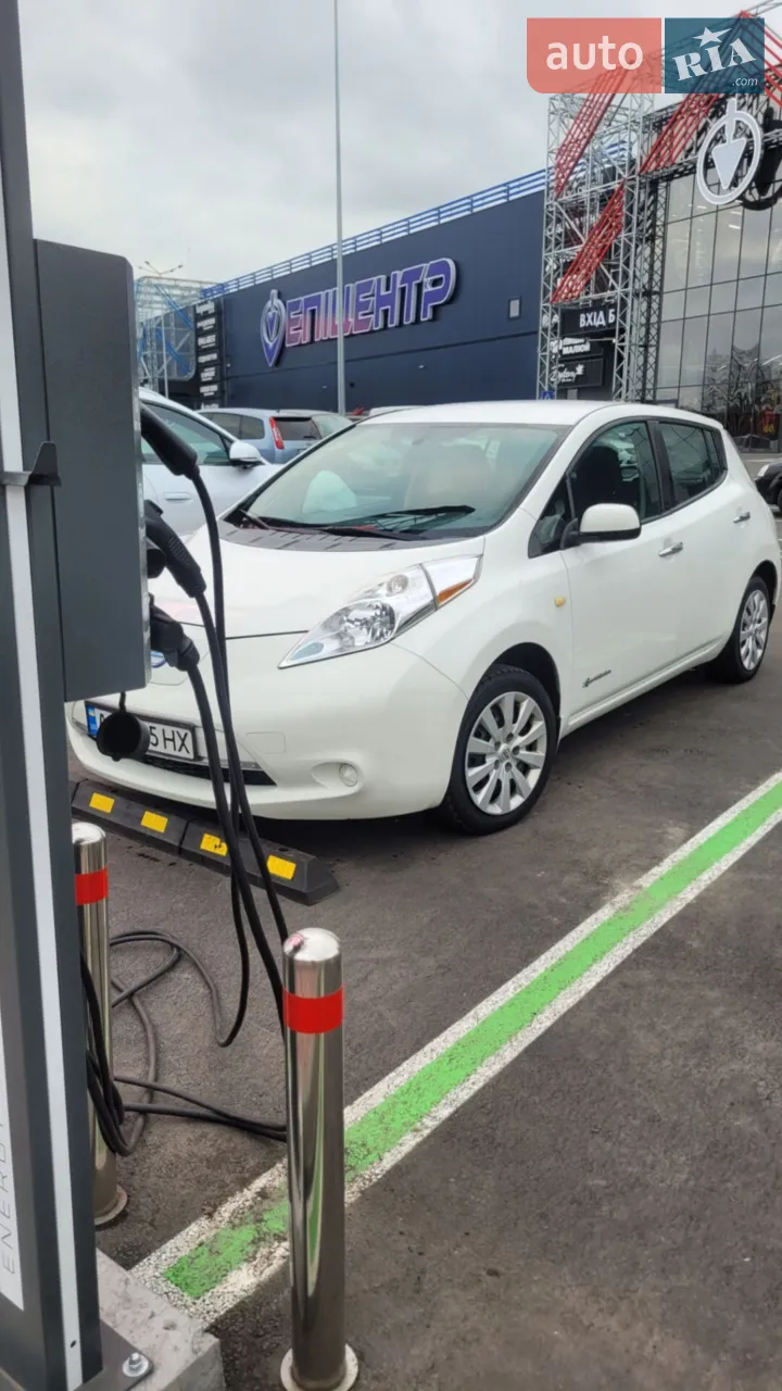 2015 Nissan Leaf - мініатюра 8