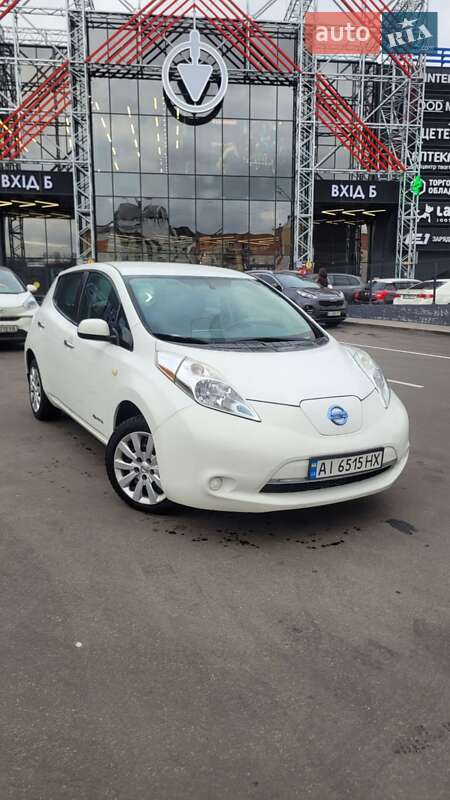 Хэтчбек Nissan Leaf 2015 в Обухове