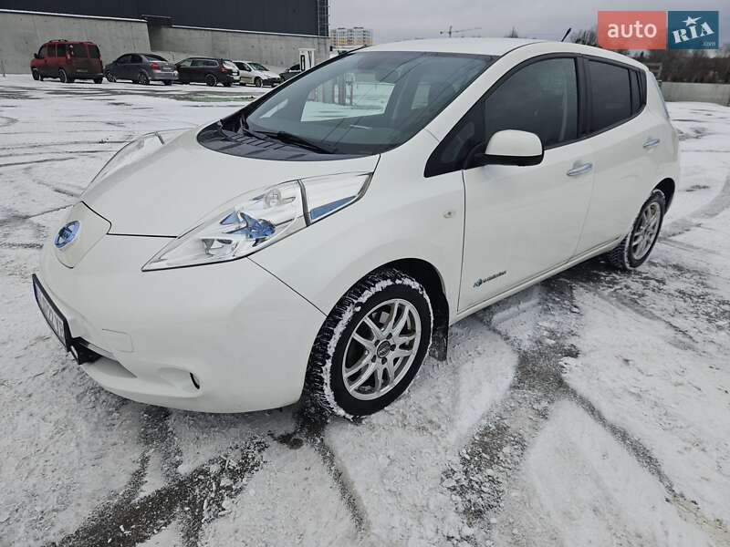Хэтчбек Nissan Leaf 2014 в Ирпене